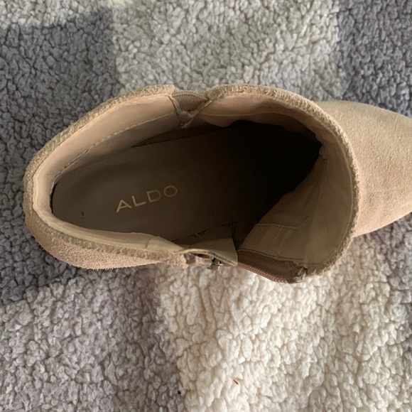 Suede booties size 7 - Picture 6 of 8